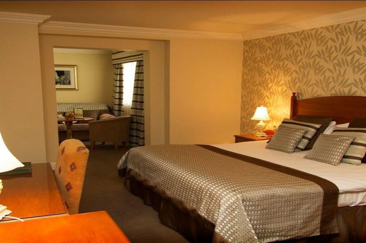 The Newgrange Hotel Наван Экстерьер фото