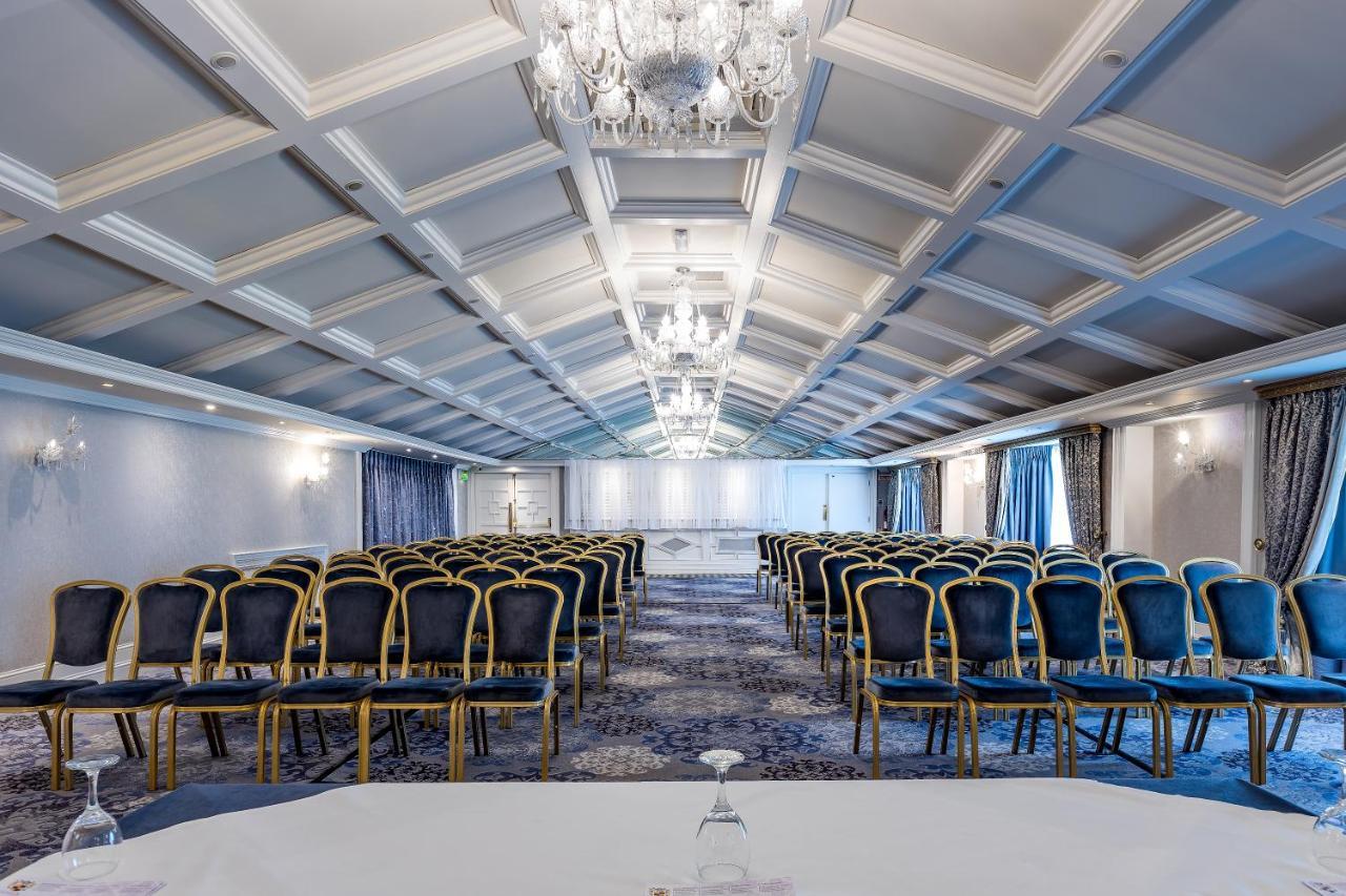The Newgrange Hotel Наван Экстерьер фото