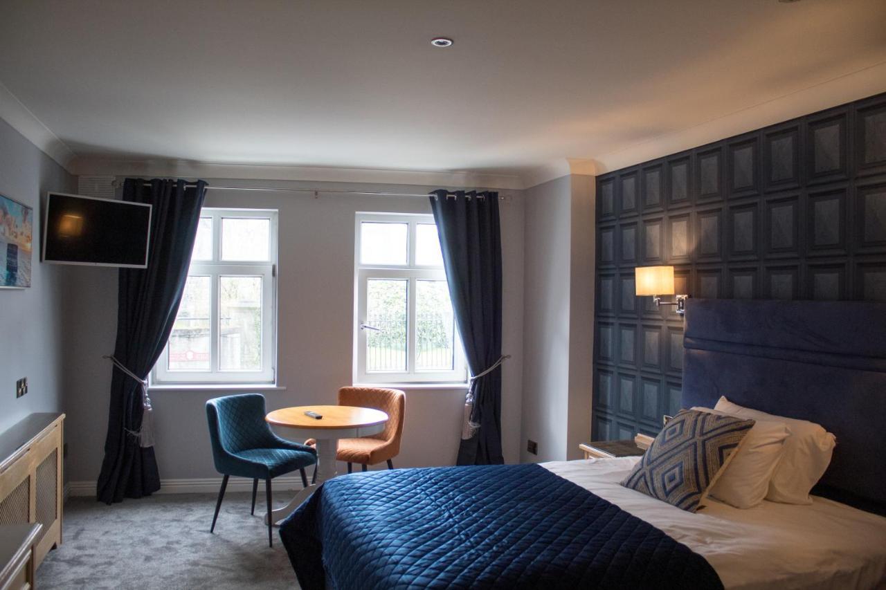 The Newgrange Hotel Наван Экстерьер фото