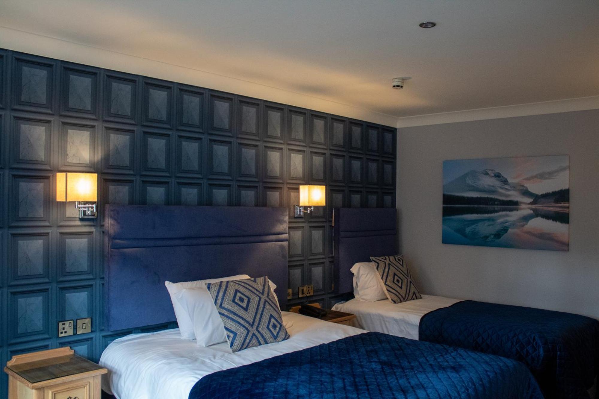The Newgrange Hotel Наван Экстерьер фото