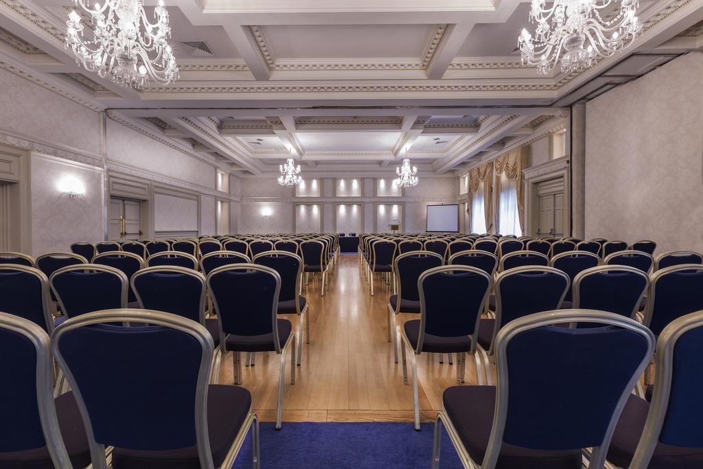 The Newgrange Hotel Наван Экстерьер фото