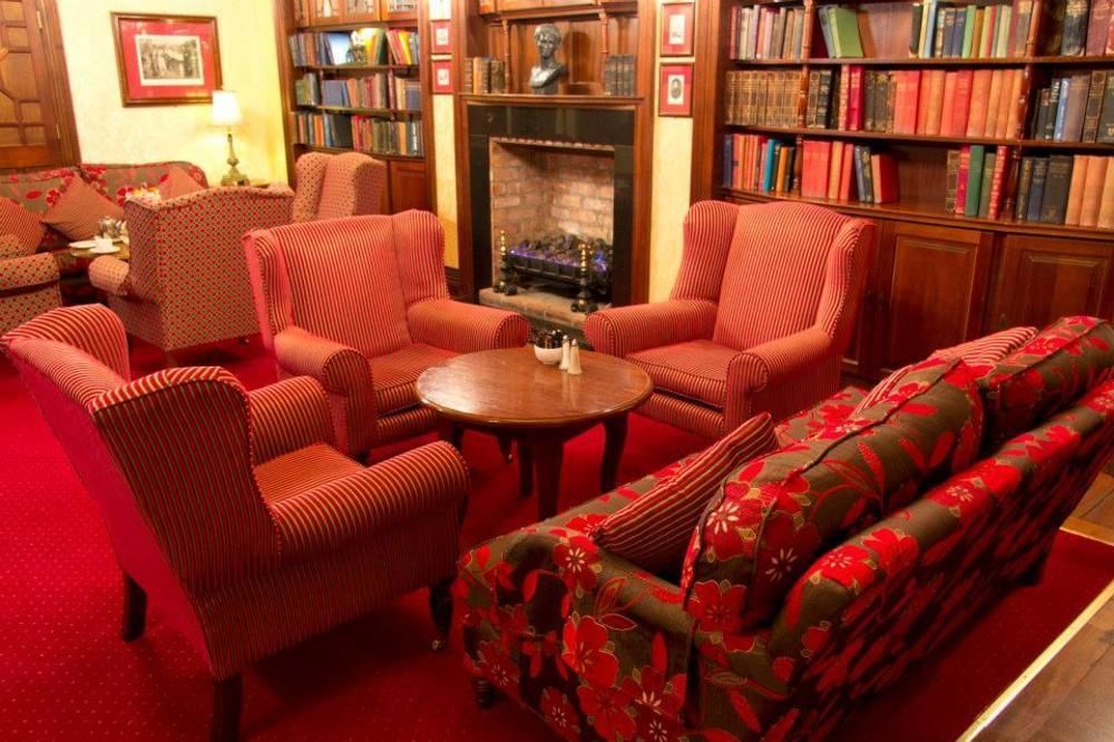 The Newgrange Hotel Наван Экстерьер фото